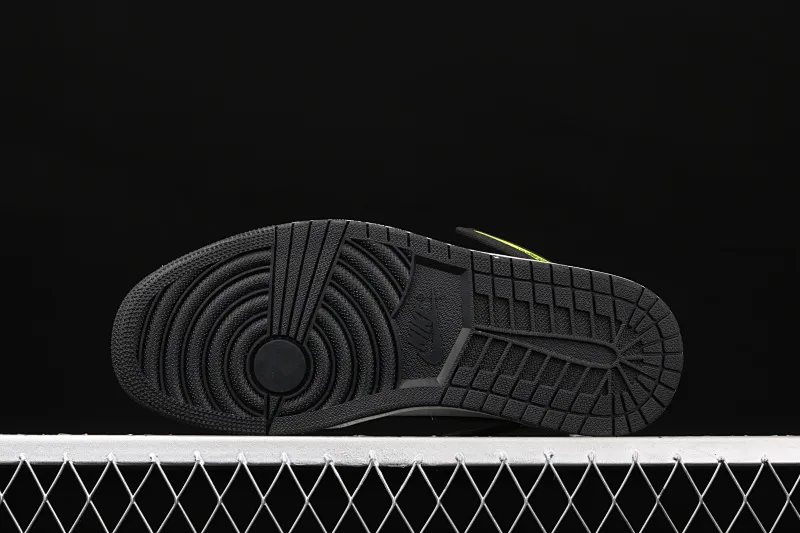 All categories Air Jordan Jordan series basketball shoes Air Jordan 1 High H version Air Jordan 1 Retro High OG AJ1 Joe 1 fluorescent yellow green Gaobang basketball shoes 555088-118